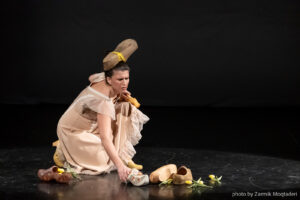 A scene from Welcome Holland!? with Laura Sanchez